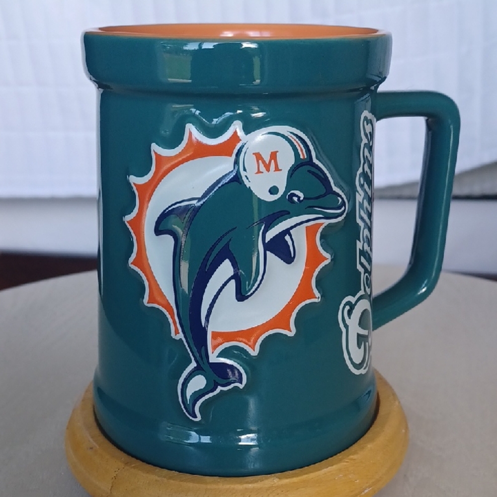 NFL Miami Dolphins Vintage 3D Sculpted Ultima 16 Oz Coffee Mug